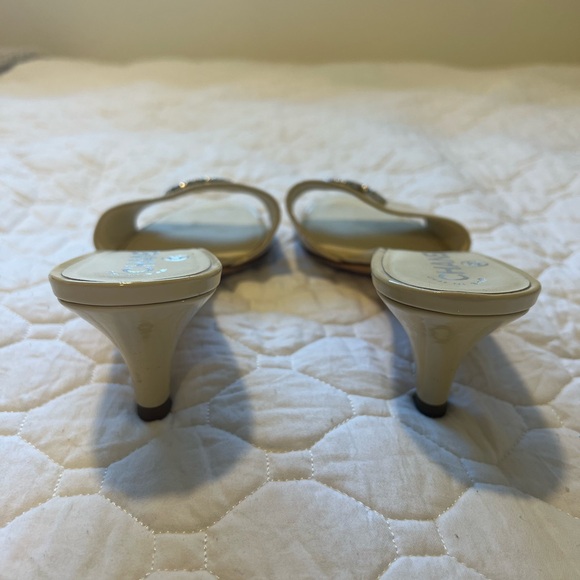 SOLD Authentic vintage Chanel mule sandals in nude - Picture 2 of 11